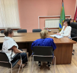 Муниципальные депутаты продолжают проводить приемы